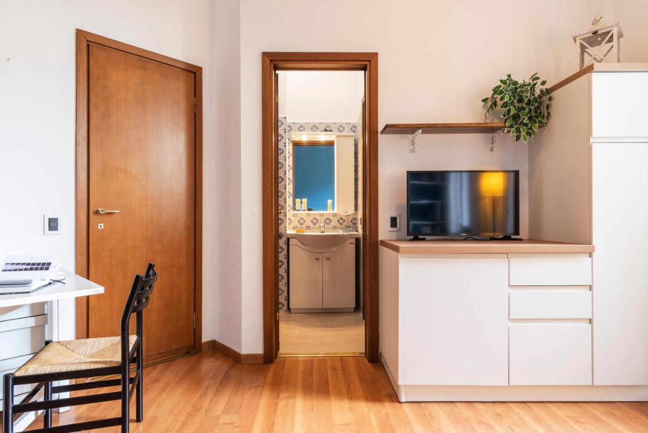 Casa Blu Flexyrent Apartment Wifi - No Ac Milan Luaran gambar